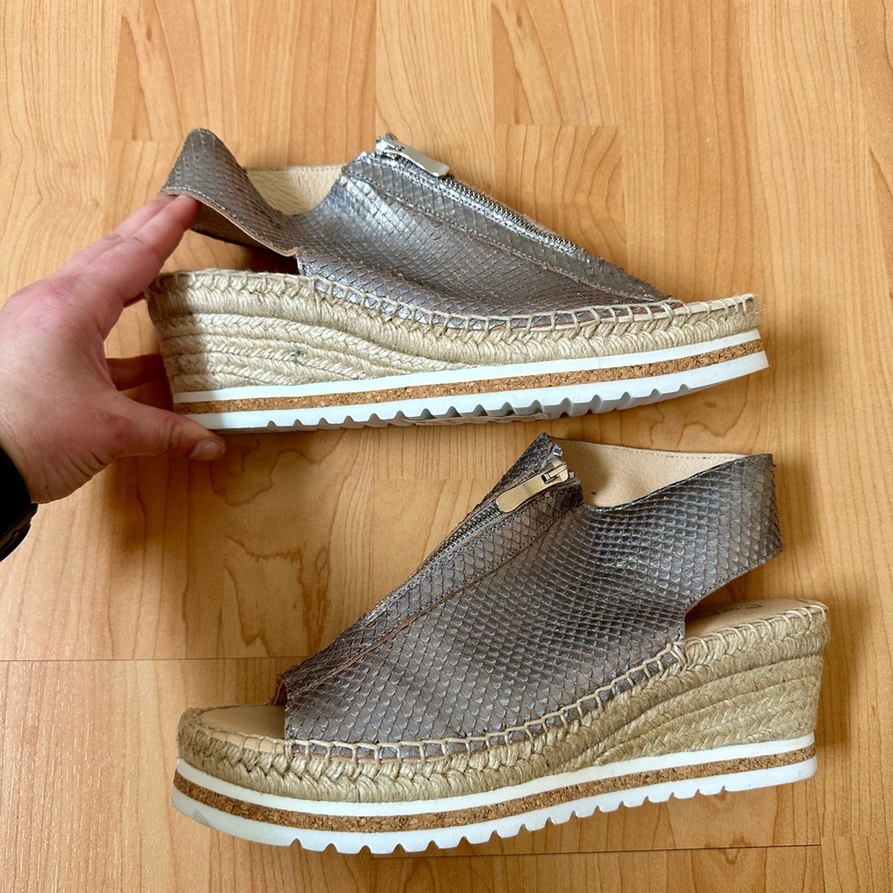 Carmen Saiz Zip-Up Wedge Platform Espadrille Sandal in Silver / Size 41 (US 10)